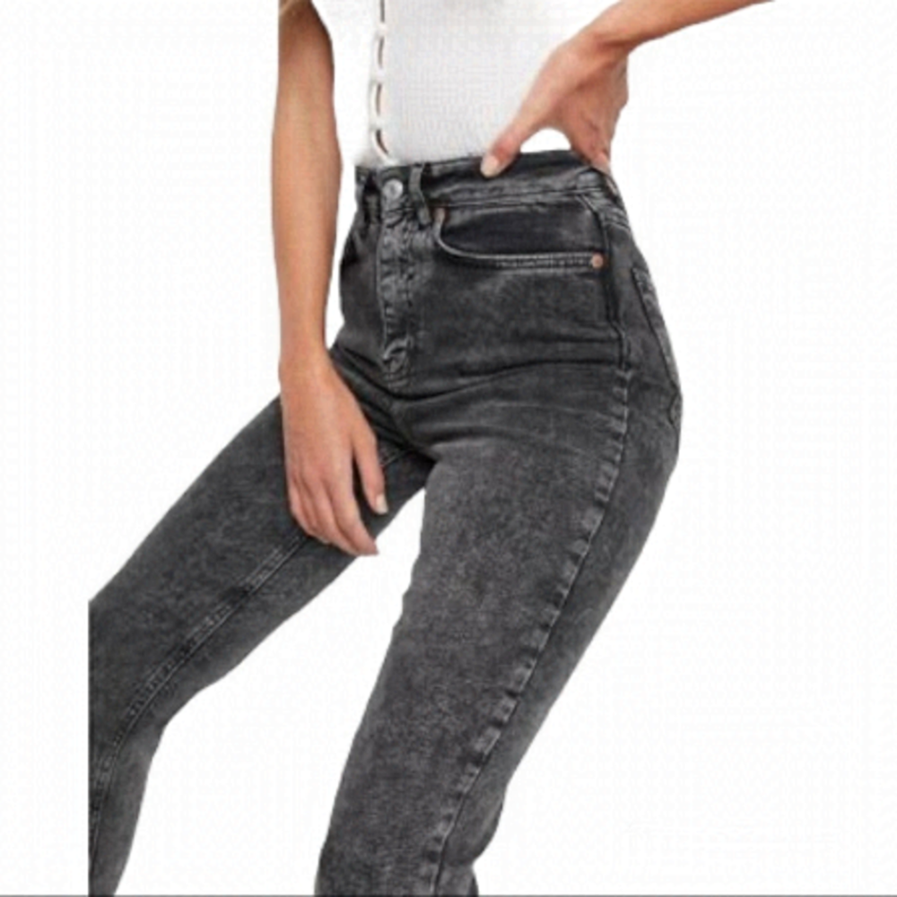 CELLO Grey Wash Mid Rise Straight Ankle Raw Hem Jeans Size 3